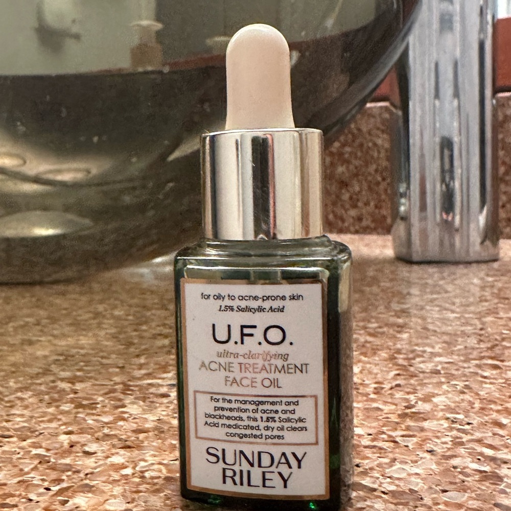 Sunday Riley U.F.O. Acne Treatment Face Oil - Green